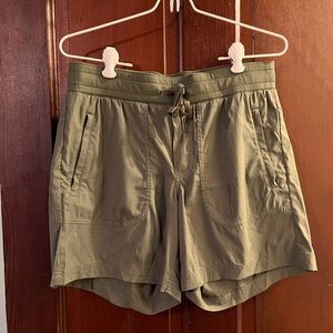 LL Bean Women’s Vista Camp Shorts, Dusty Olive, Small